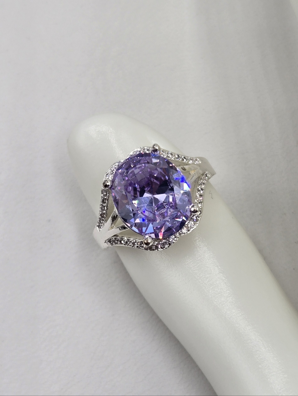 Swarovski Crystal Elements Silver Statement Ring Light Purple Amethyst Size 6.75